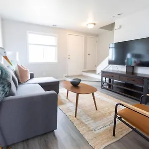 Relaxing On The Bay Apartment